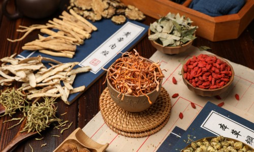 长期服护肝中药注意-吃护肝中药会加重肝负担吗网- 护肝的药会伤肾吗知识,分享吃护肝的药会导致发胖吗